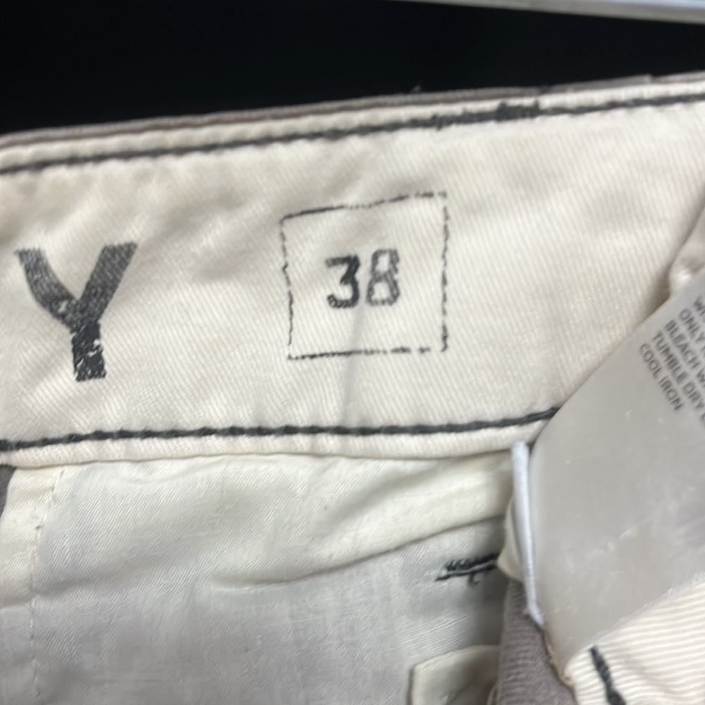 OLD Navy- brown cargo shorts - Picture 4 of 5